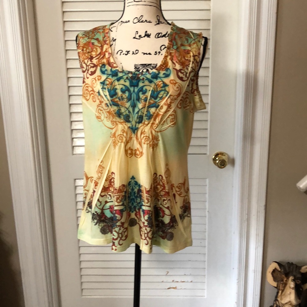 One World adorable sleeveless top
